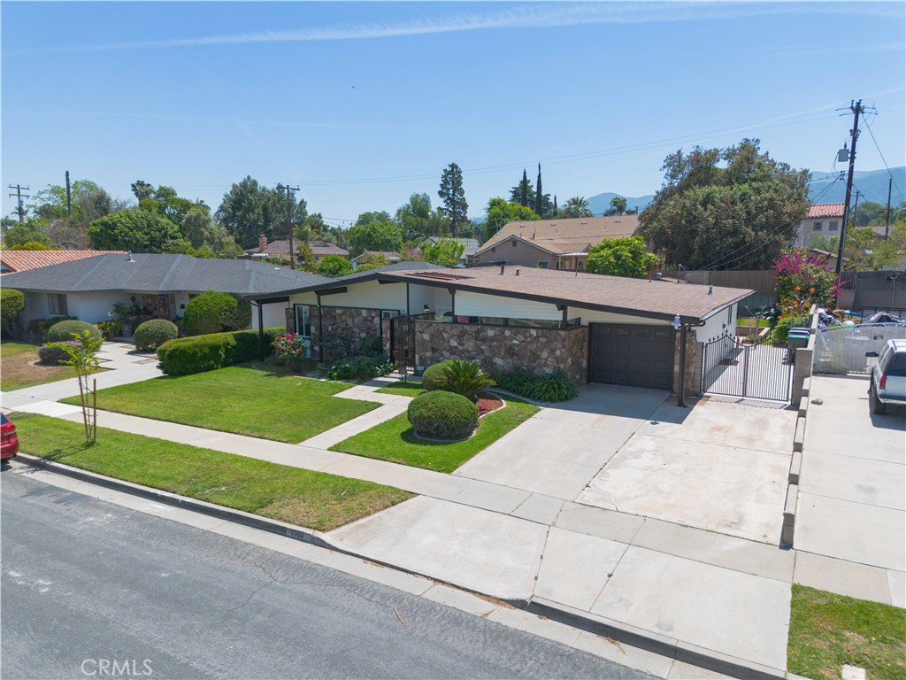 1080 alta loma drive
