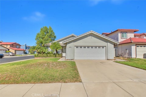 Photo of 1417 Fox Run, Corona, CA 92882 (MLS # CV26221407)