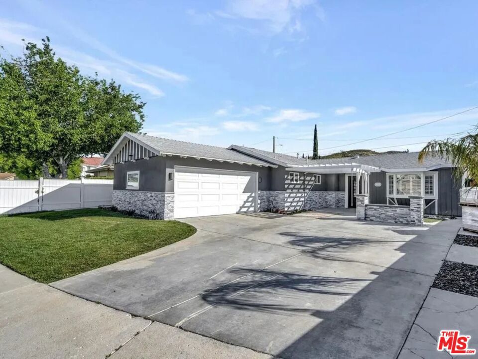 28040 Ermine Place