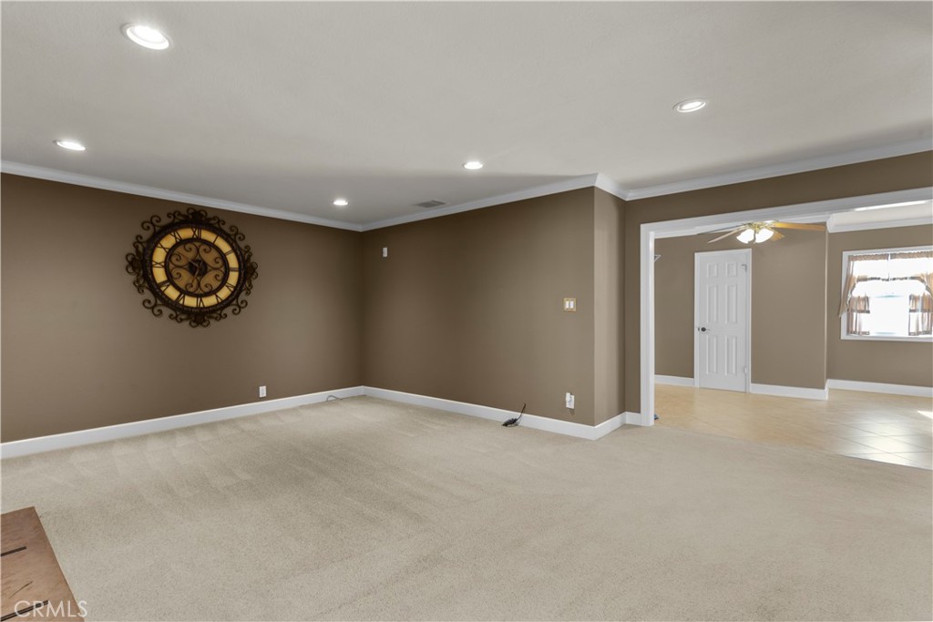 2929 E Hamilton