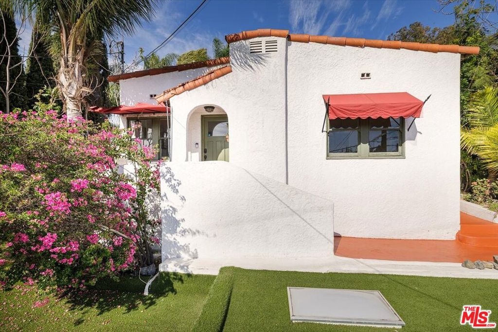 2123 Branden Street, Los Angeles CA 90026