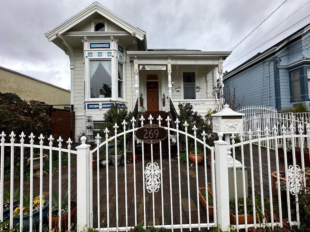 269 E Saint James Street