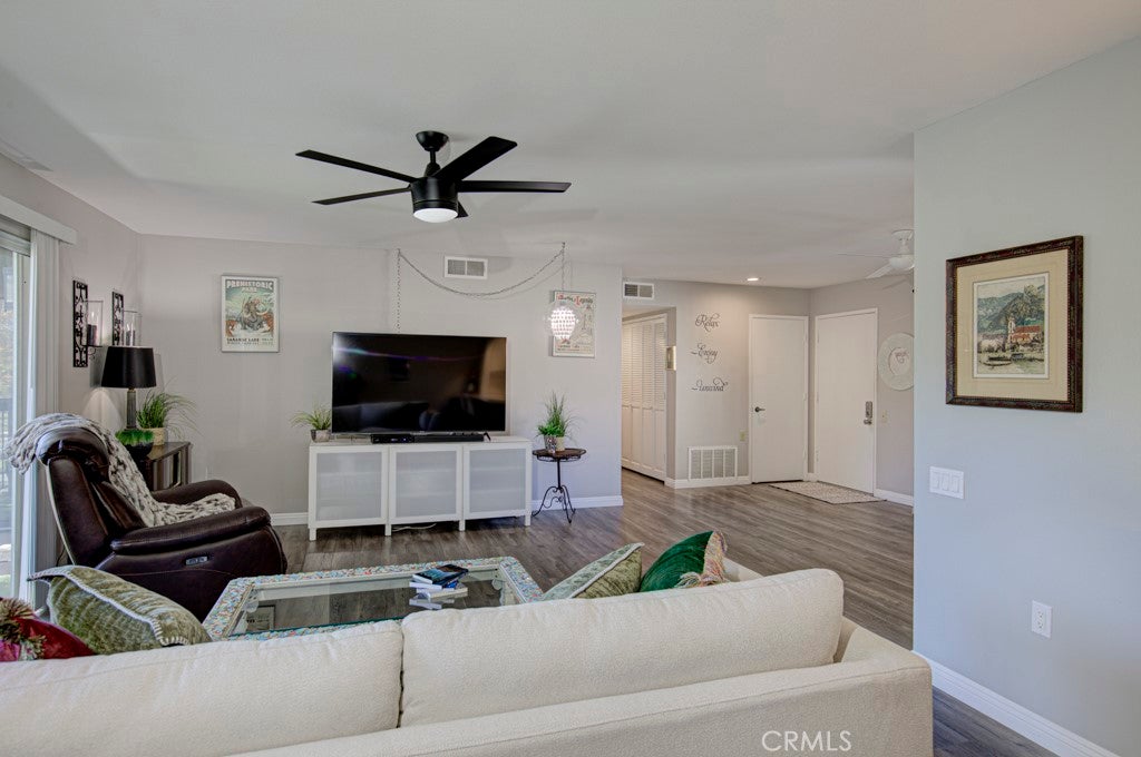 5531 Via La Mesa O