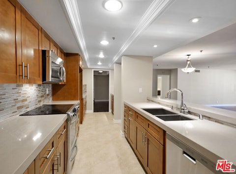 Photo of 10660 WILSHIRE Boulevard #705, Los Angeles, CA 90024 (MLS # 26856459)