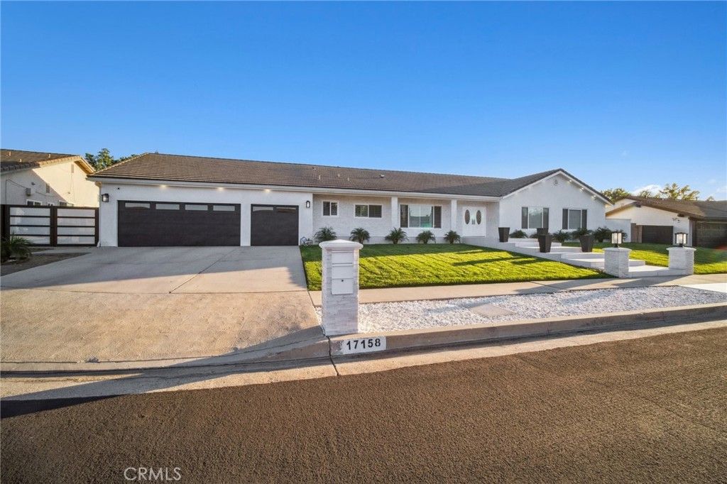 Photo of 17158 Citronia Street, Northridge, CA 91325 (MLS # SR25237052)