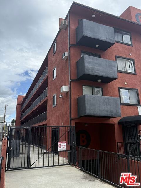 Photo of 1816 N Gramercy Place #304, Los Angeles, CA 90028 (MLS # 26718327)