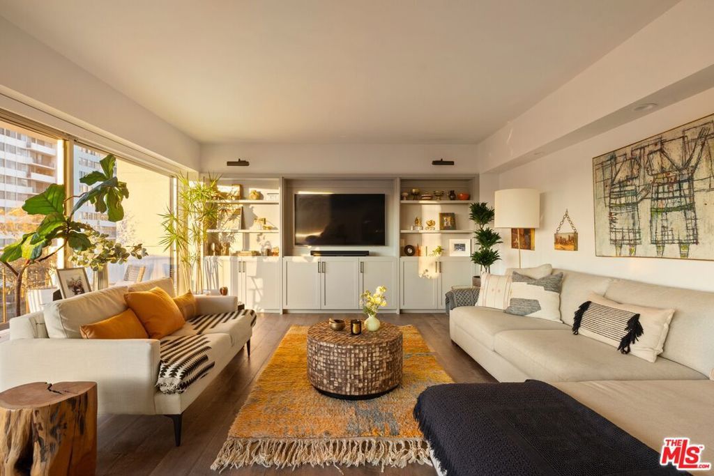 Photo of 10450 Wilshire Boulevard #7E, Los Angeles, CA 90024 (MLS # 26637361)