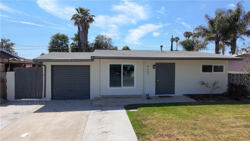 8401 Tampa