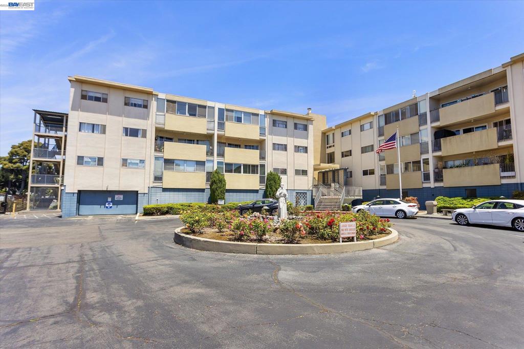 2137 Otis Dr 305