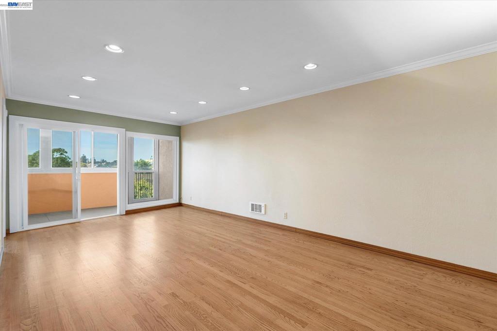 2137 Otis Dr 305