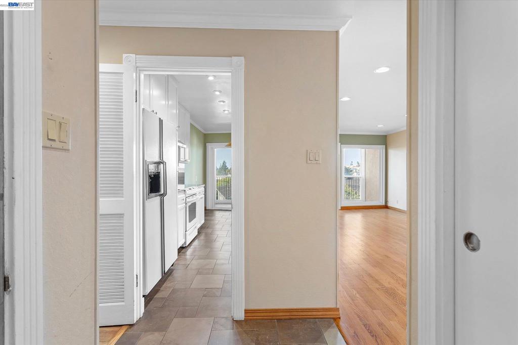 2137 Otis Dr 305
