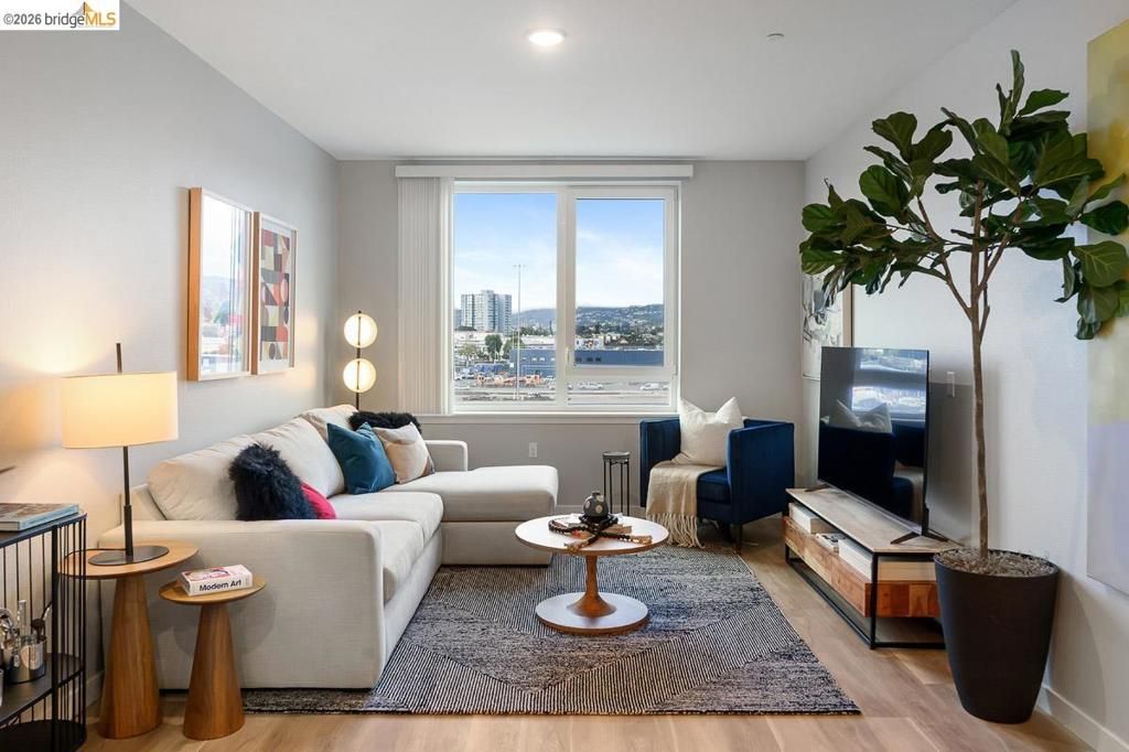 Photo of 260 Brooklyn Basin Way Way #538, Oakland, CA 94606 (MLS # 41129528)