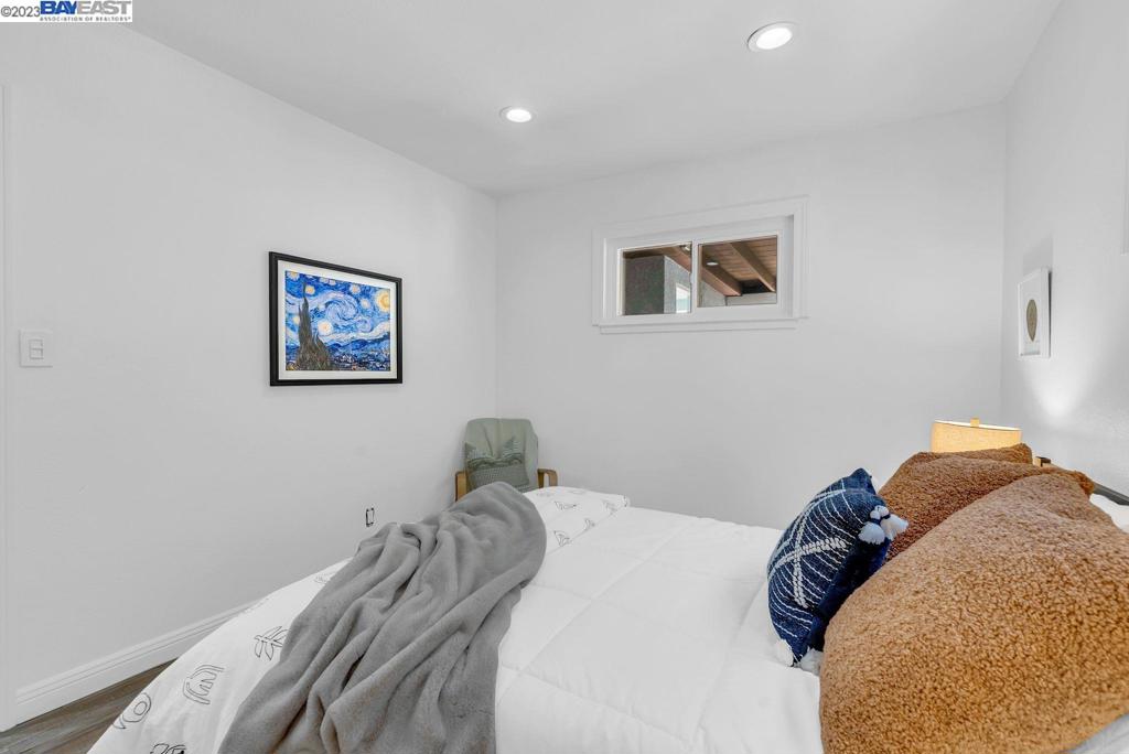 REDWOOD HEIGHTS - Residential