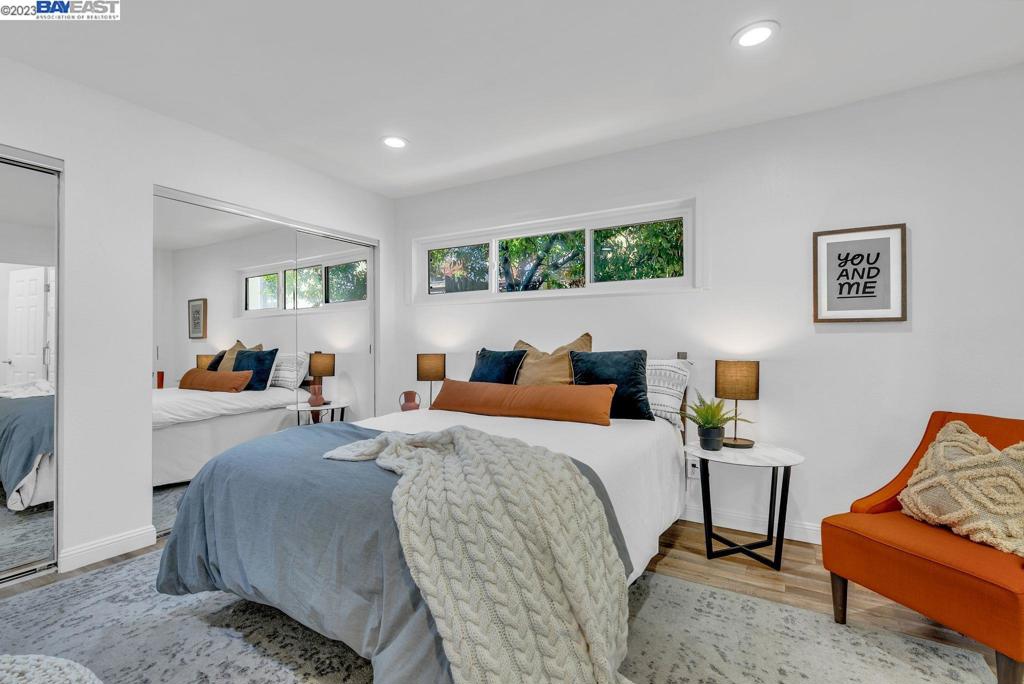 REDWOOD HEIGHTS - Residential