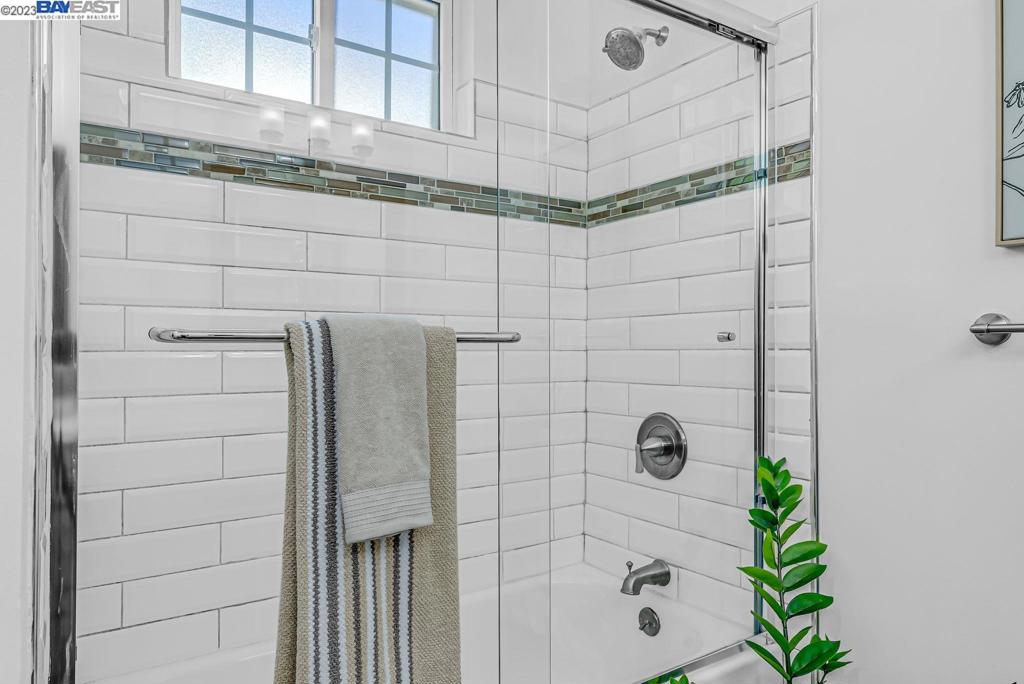 REDWOOD HEIGHTS - Residential