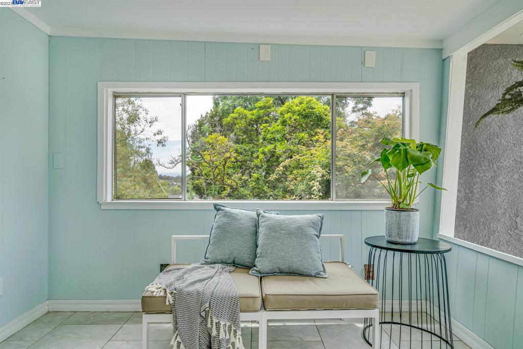 REDWOOD HEIGHTS - Residential