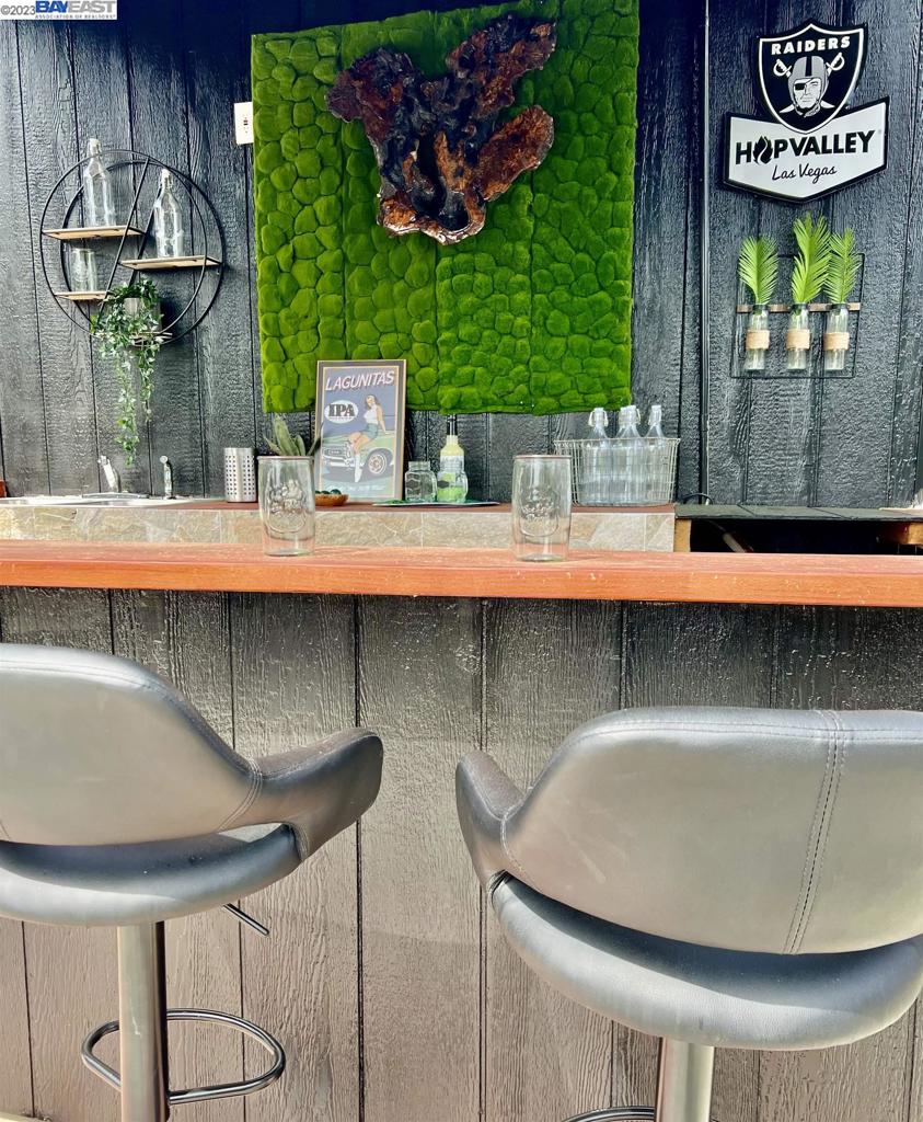 REDWOOD HEIGHTS - Residential