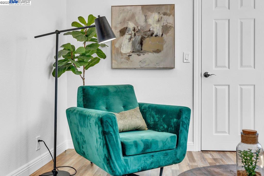 REDWOOD HEIGHTS - Residential