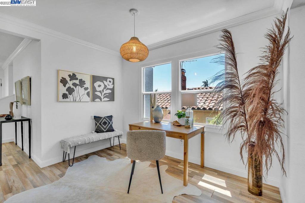 REDWOOD HEIGHTS - Residential