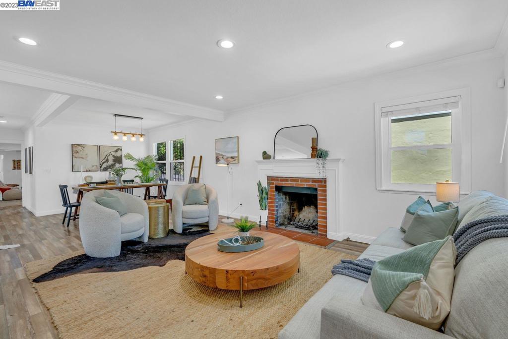 REDWOOD HEIGHTS - Residential