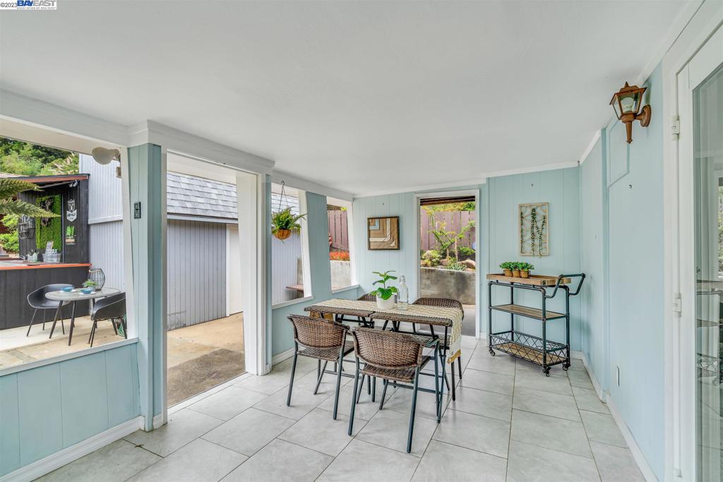 REDWOOD HEIGHTS - Residential