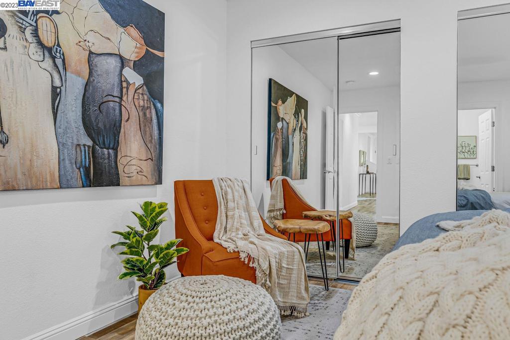 REDWOOD HEIGHTS - Residential