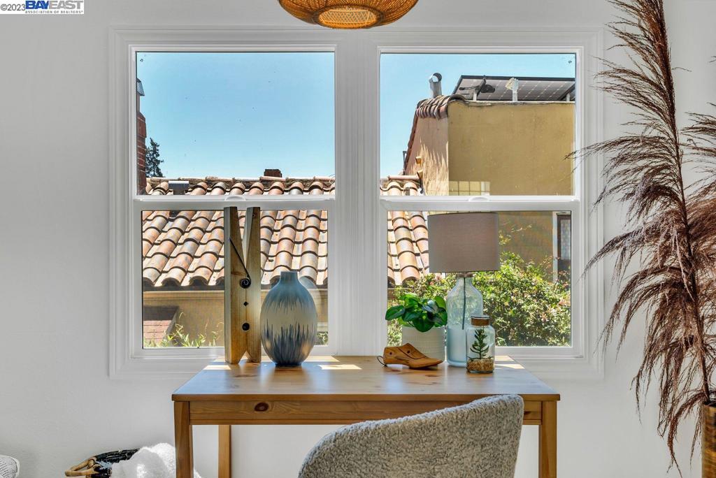 REDWOOD HEIGHTS - Residential