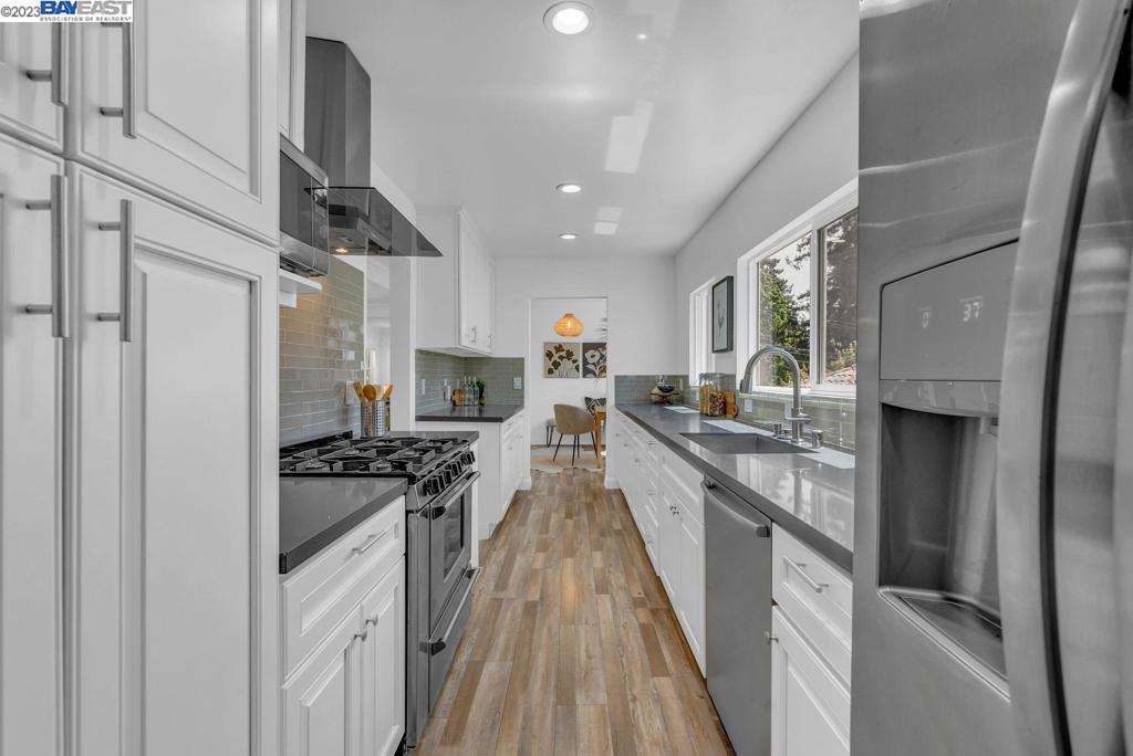 REDWOOD HEIGHTS - Residential