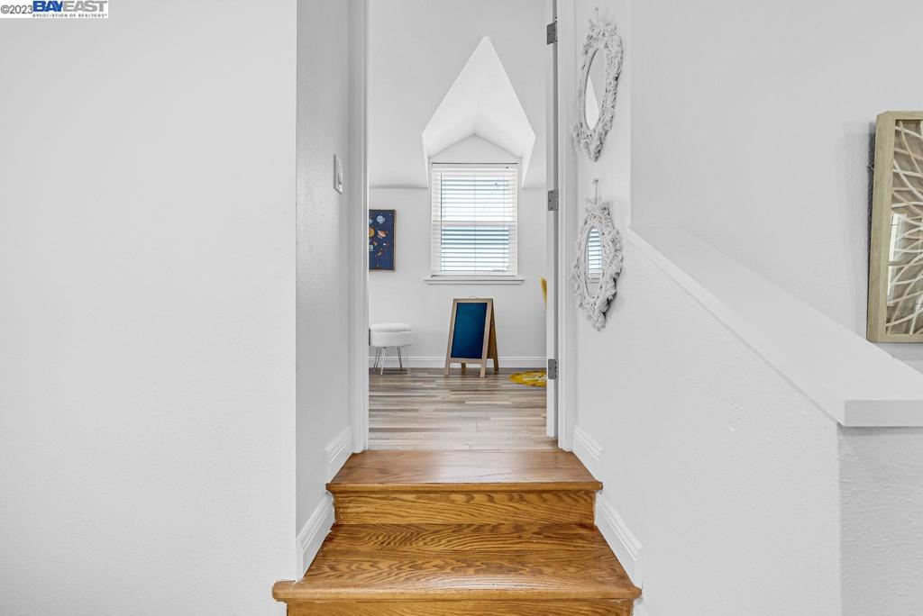 REDWOOD HEIGHTS - Residential