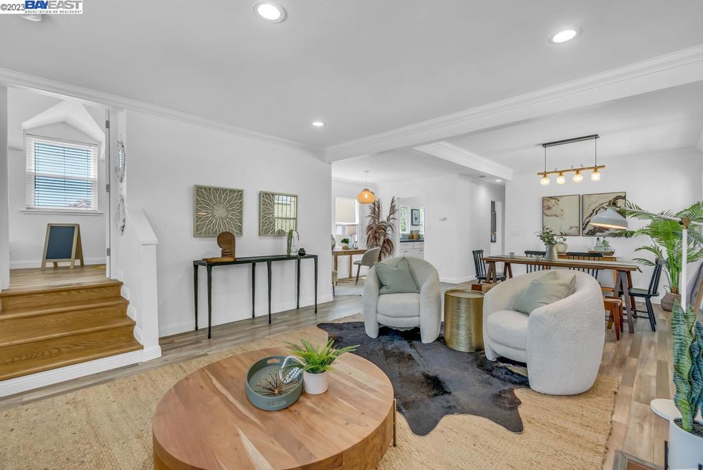 REDWOOD HEIGHTS - Residential