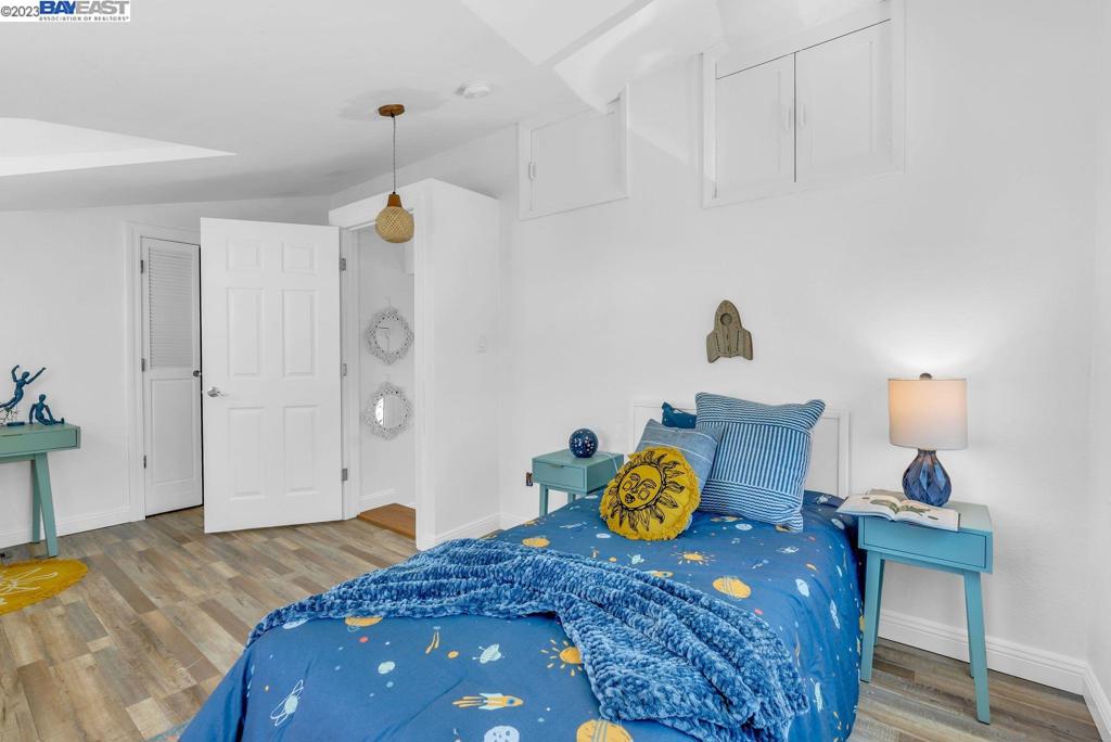 REDWOOD HEIGHTS - Residential