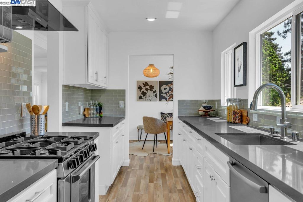 REDWOOD HEIGHTS - Residential