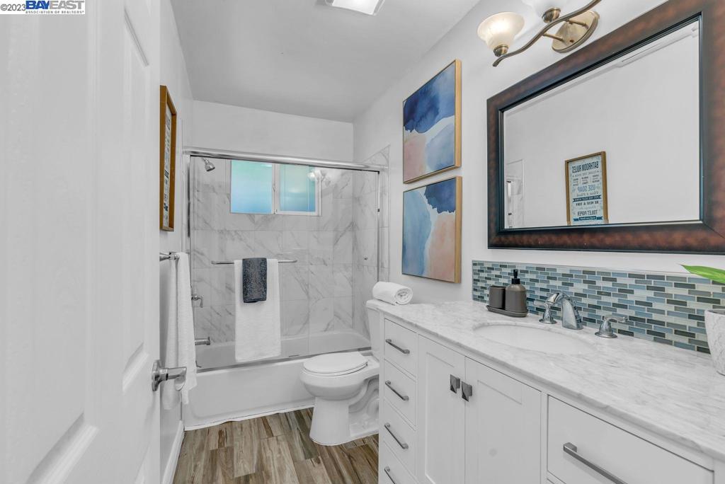 REDWOOD HEIGHTS - Residential