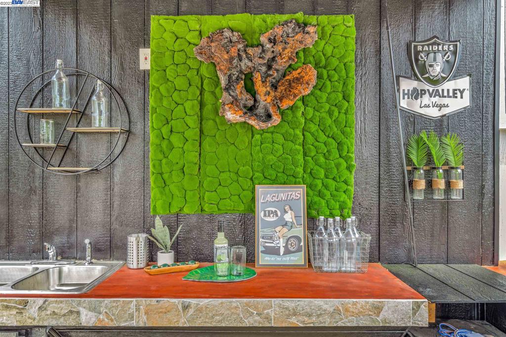 REDWOOD HEIGHTS - Residential