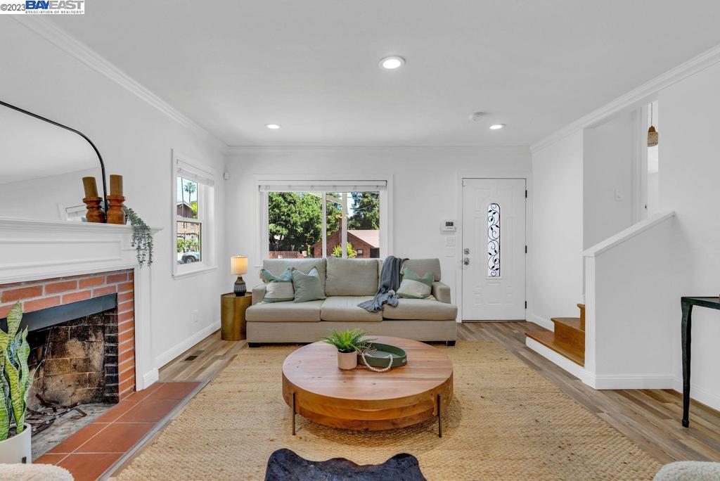 REDWOOD HEIGHTS - Residential