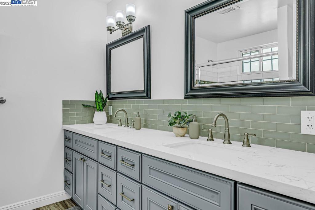 REDWOOD HEIGHTS - Residential