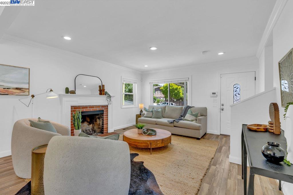 REDWOOD HEIGHTS - Residential