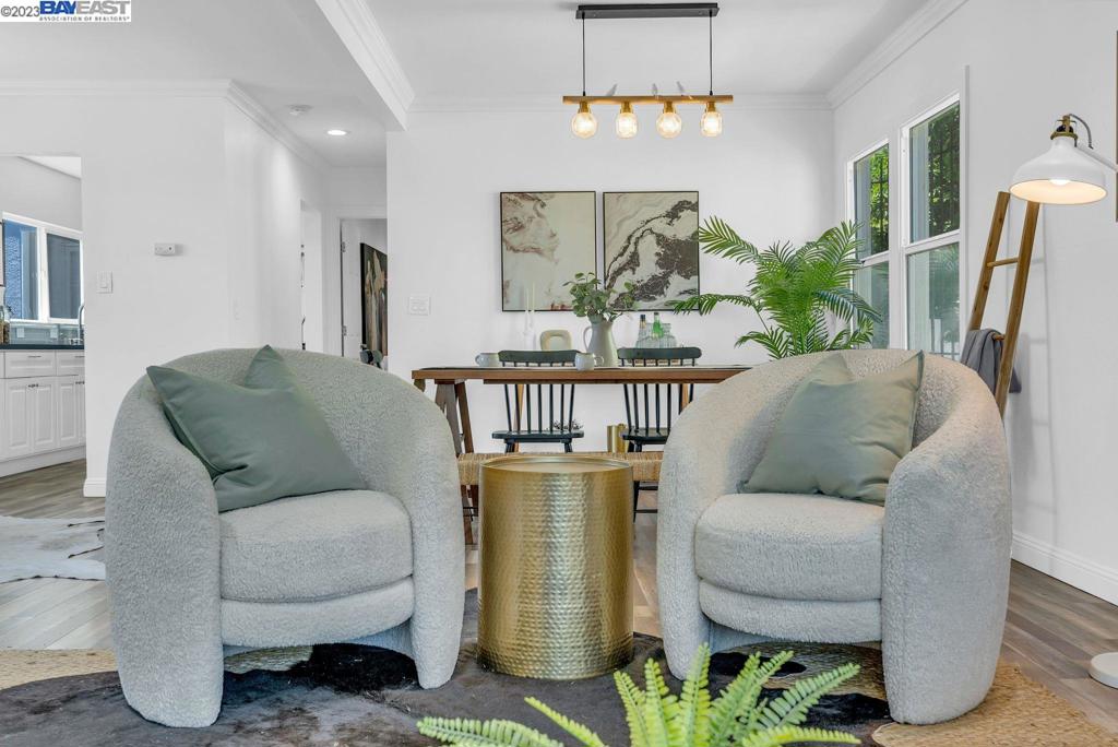 REDWOOD HEIGHTS - Residential