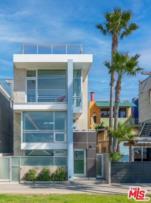 Photo of 2505 Ocean Front Walk, Venice, CA 90291 (MLS # 26672033)