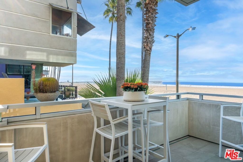 2505 Ocean Front Walk
