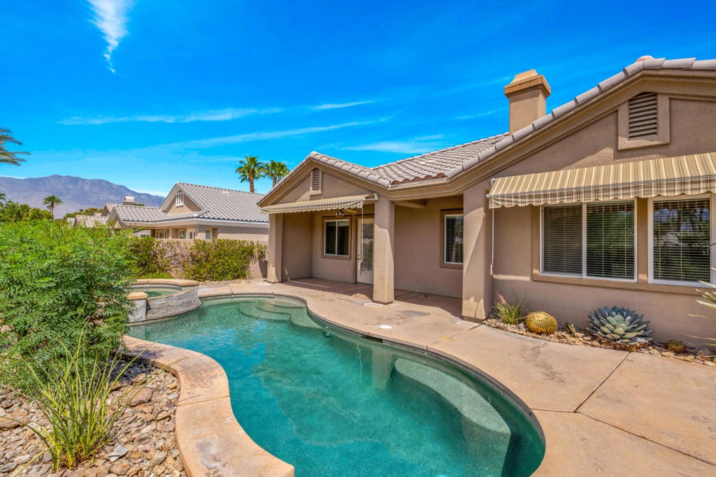 41 Vista Mirage Way