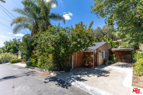 Photo of 927 Pine Grove Avenue, Los Angeles, CA 90042 (MLS # 26796793)