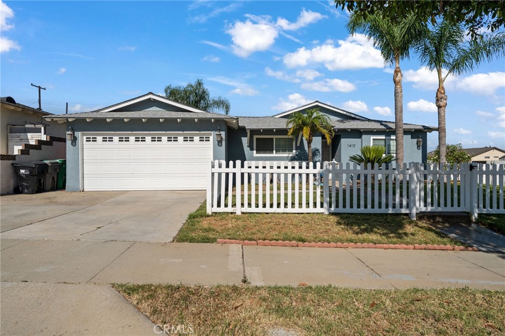 1410 Avenida Del