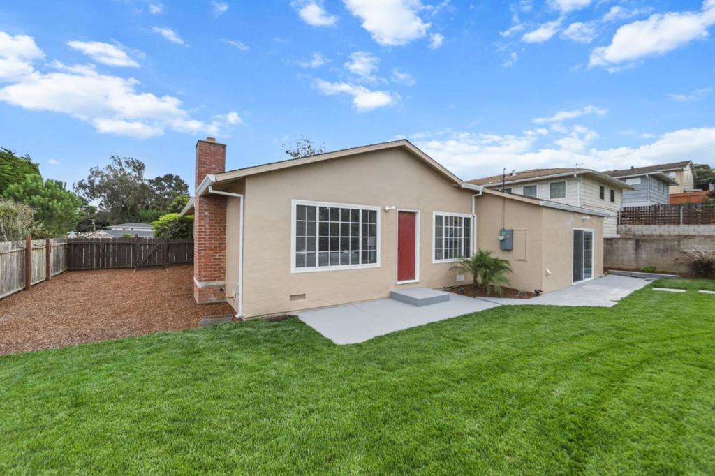 2700 Rollingwood Drive
