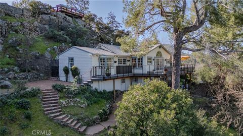 Photo of 29068 Lake, Agoura Hills, CA 91301 (MLS # SR26102251)