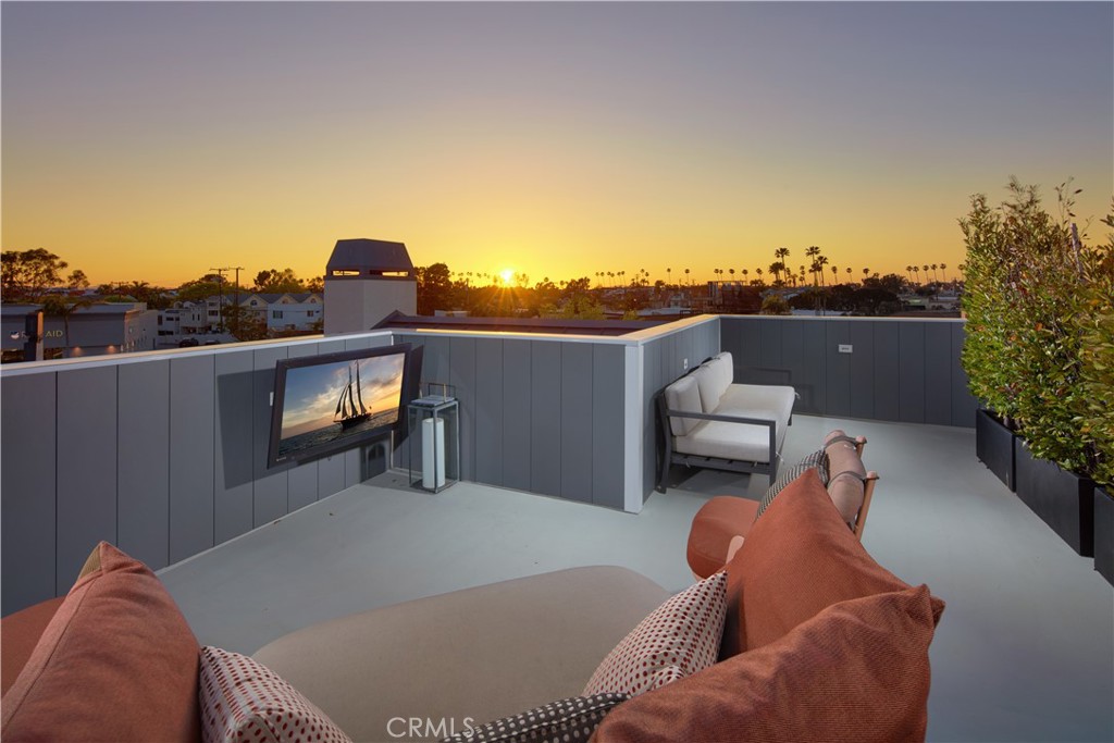 Corona del Mar North of PCH (CNHW) - Residential Lease