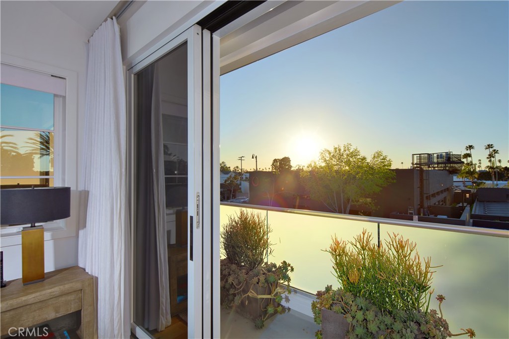 Corona del Mar North of PCH (CNHW) - Residential Lease