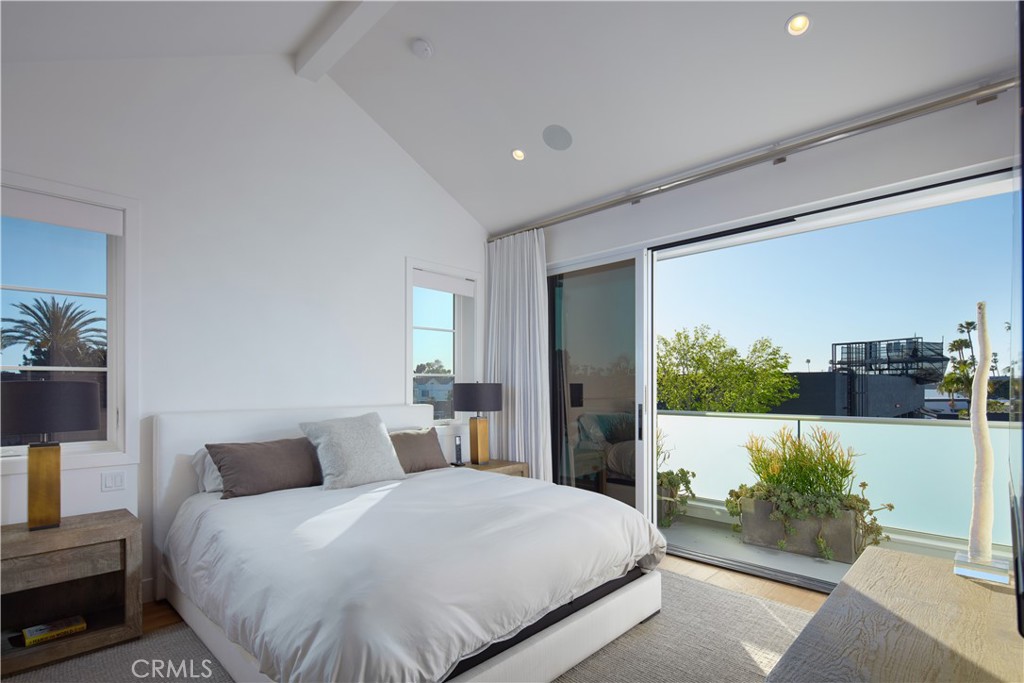 Corona del Mar North of PCH (CNHW) - Residential Lease