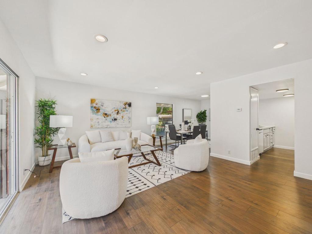 215 Red Oak Drive G