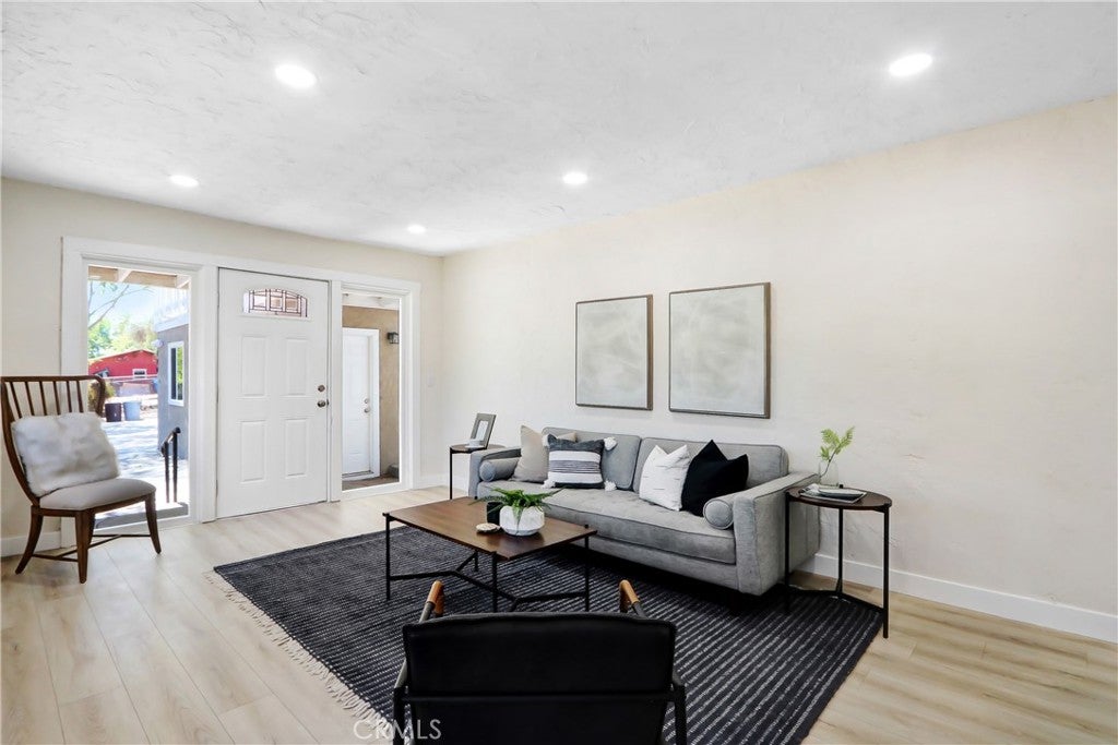 6720 Gaylord
